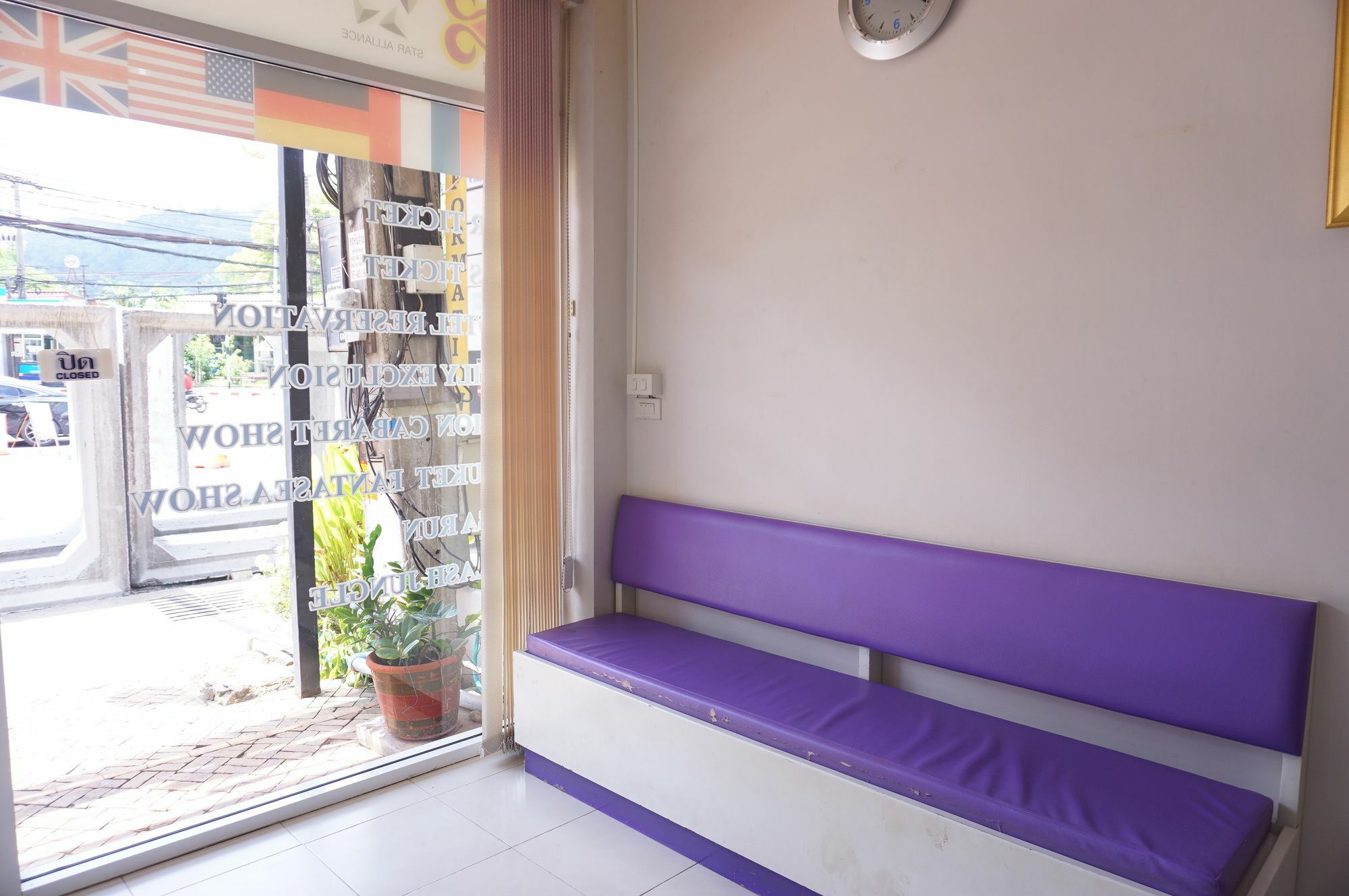 Angelina Guesthouse Patong Extérieur photo